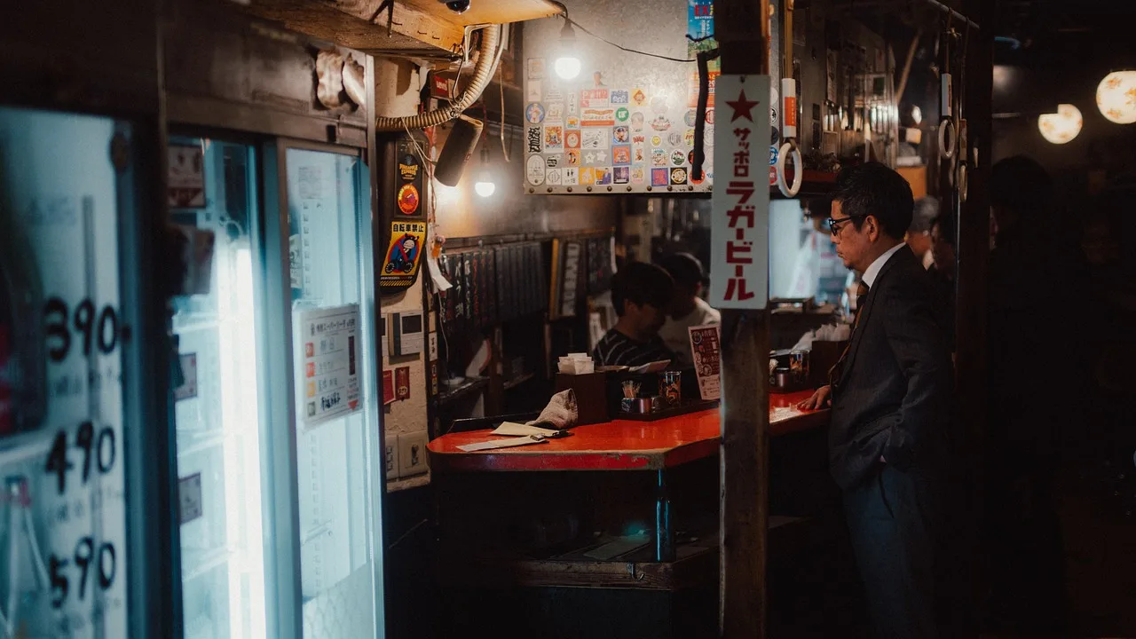 Osaka şehir merkezi neon ışıkları gece fotoğrafı