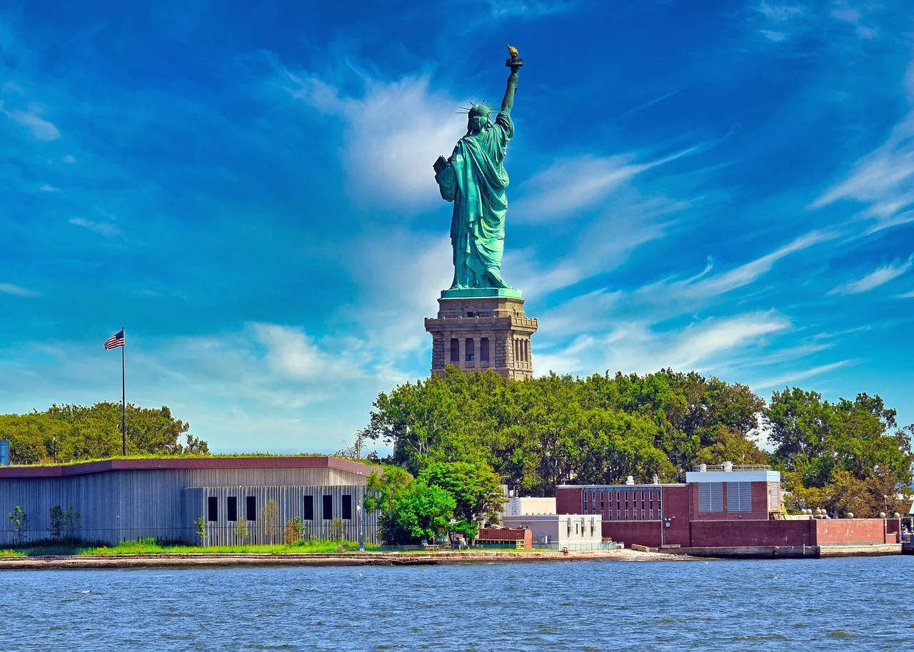 özgürlük heykeli Manhattan limanı manzarası