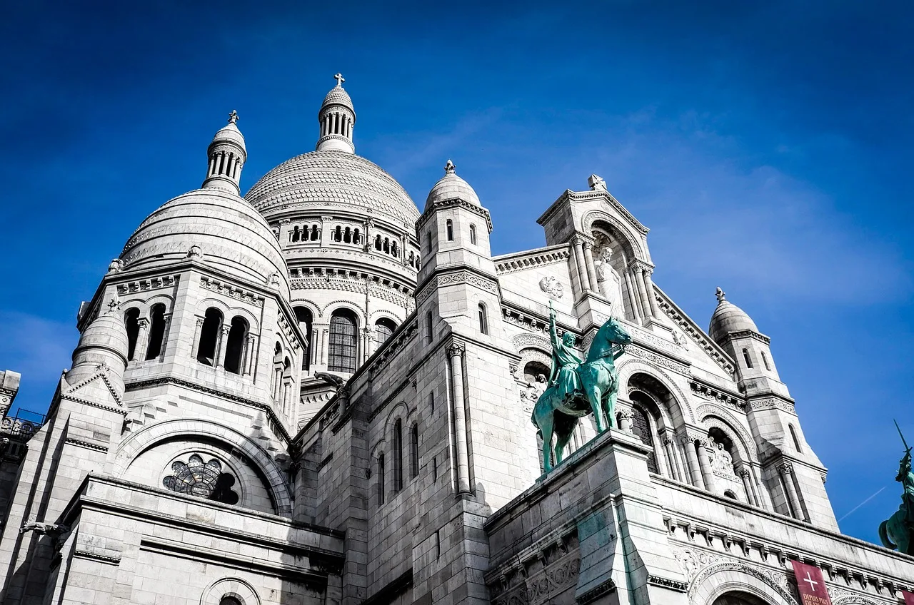Paris Montmartre Bazilikası dış cephesi - tarihi yapı