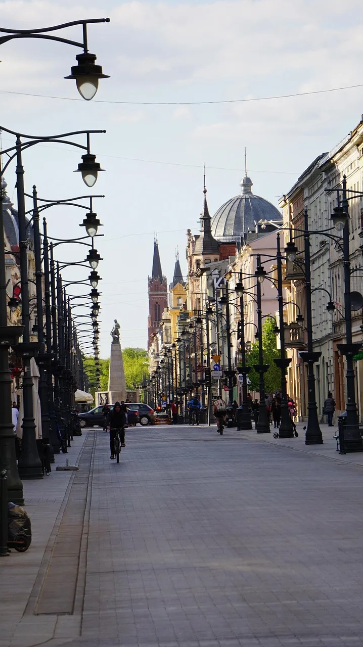 Piotrkowska Caddesi şehir silüeti - Polonya seyahati