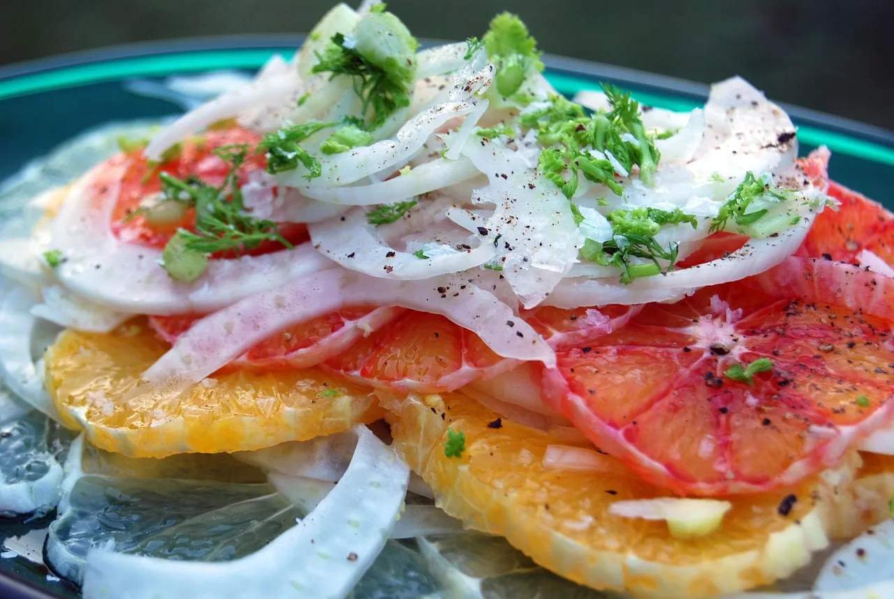 Portakallı narenciye salata - taze renkli tabak