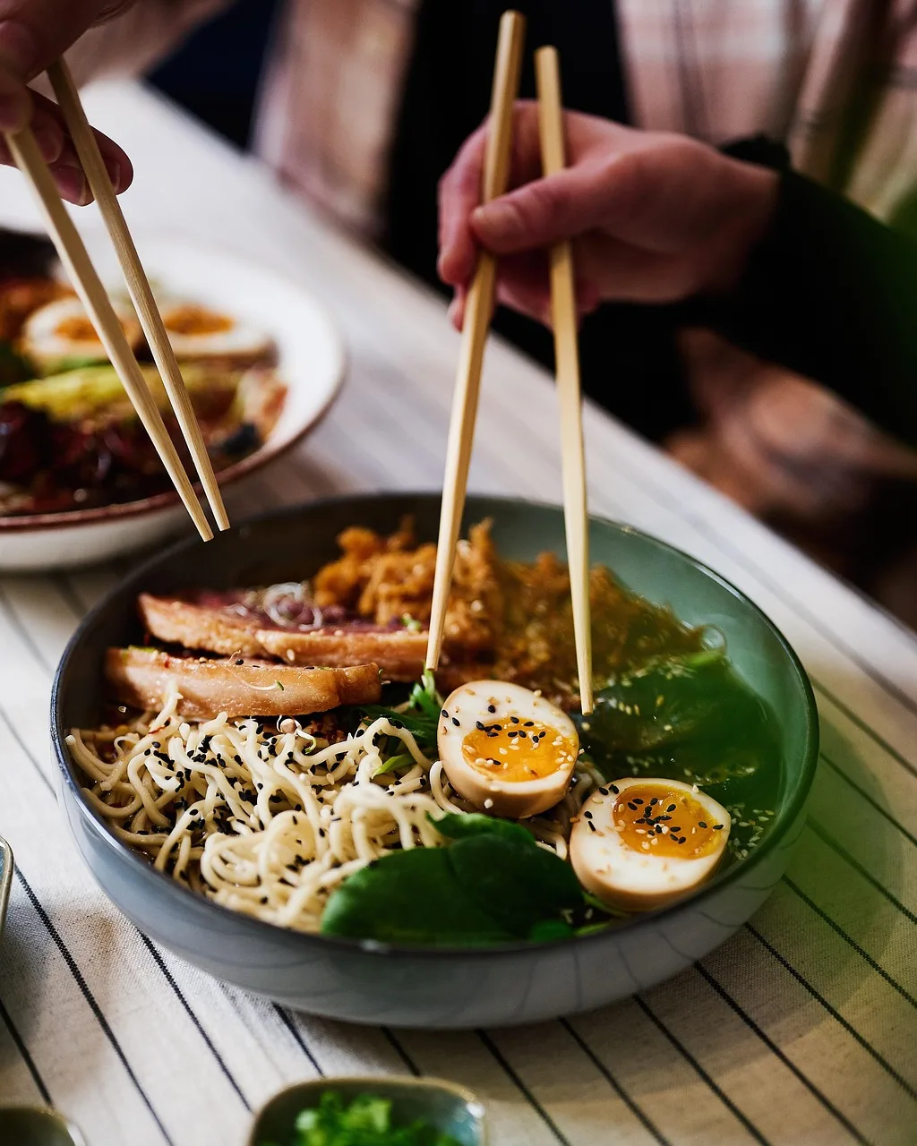 Ramen noodle çorbası - Asya mutfağı fotoğrafı