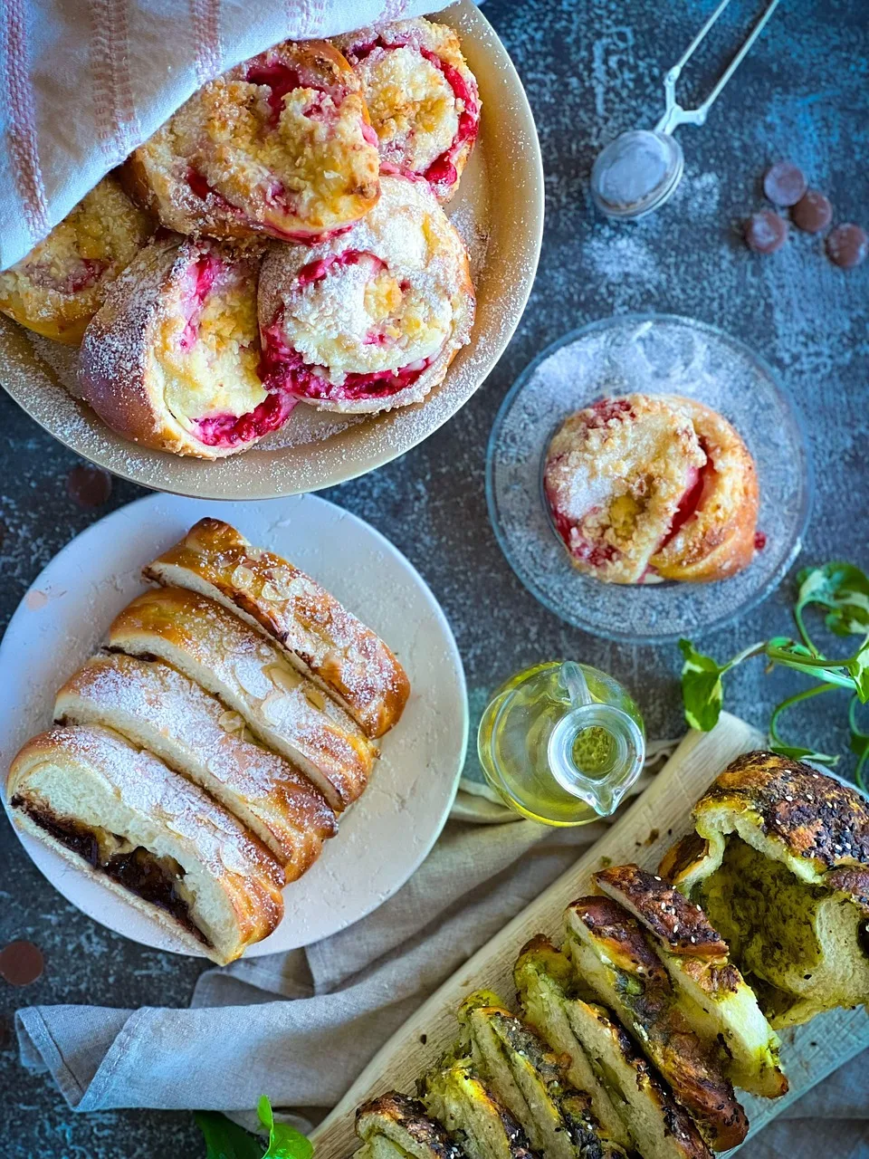Raspberry krem peynirli babka - taze fırın ürünleri
