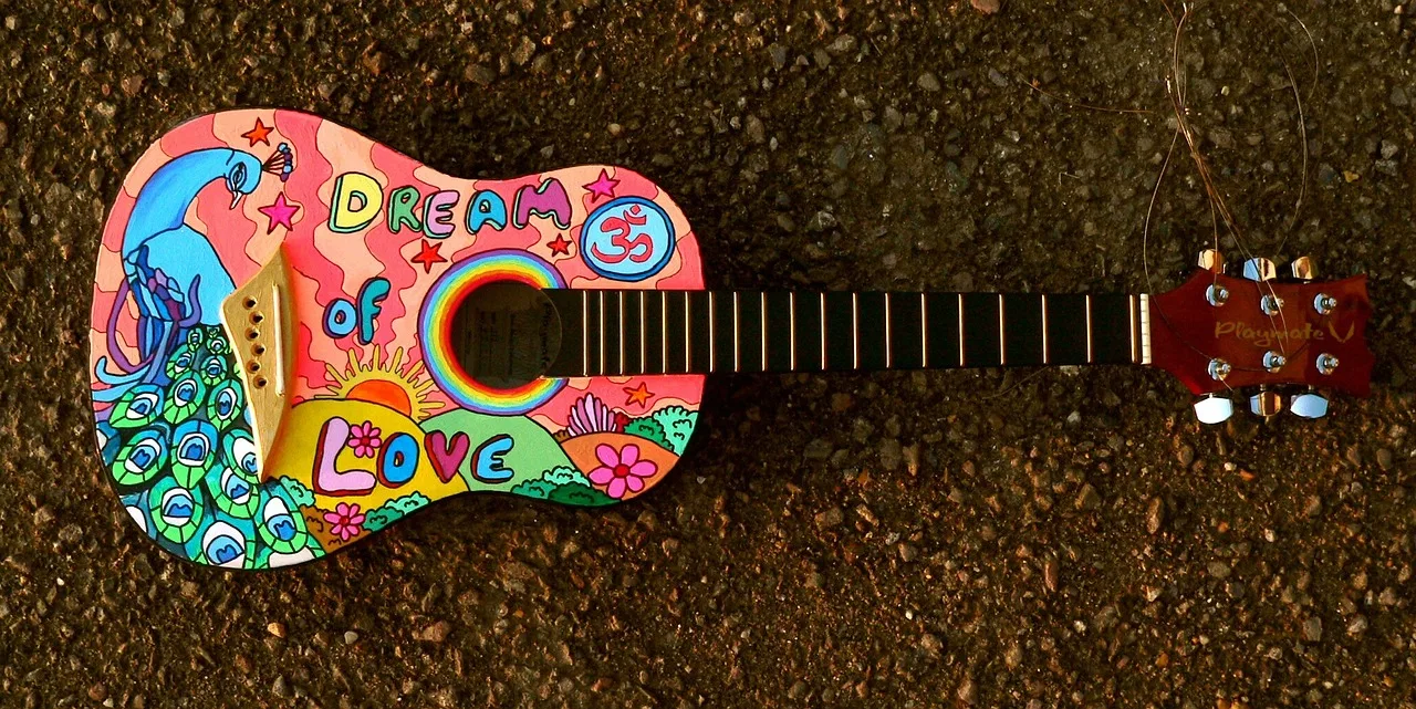 Renkli boyalı gitar illüstrasyonu - retro hippie