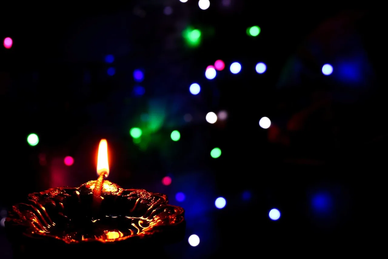 Renkli diywali ışıkları - Hindistan kutlaması fotoğrafı