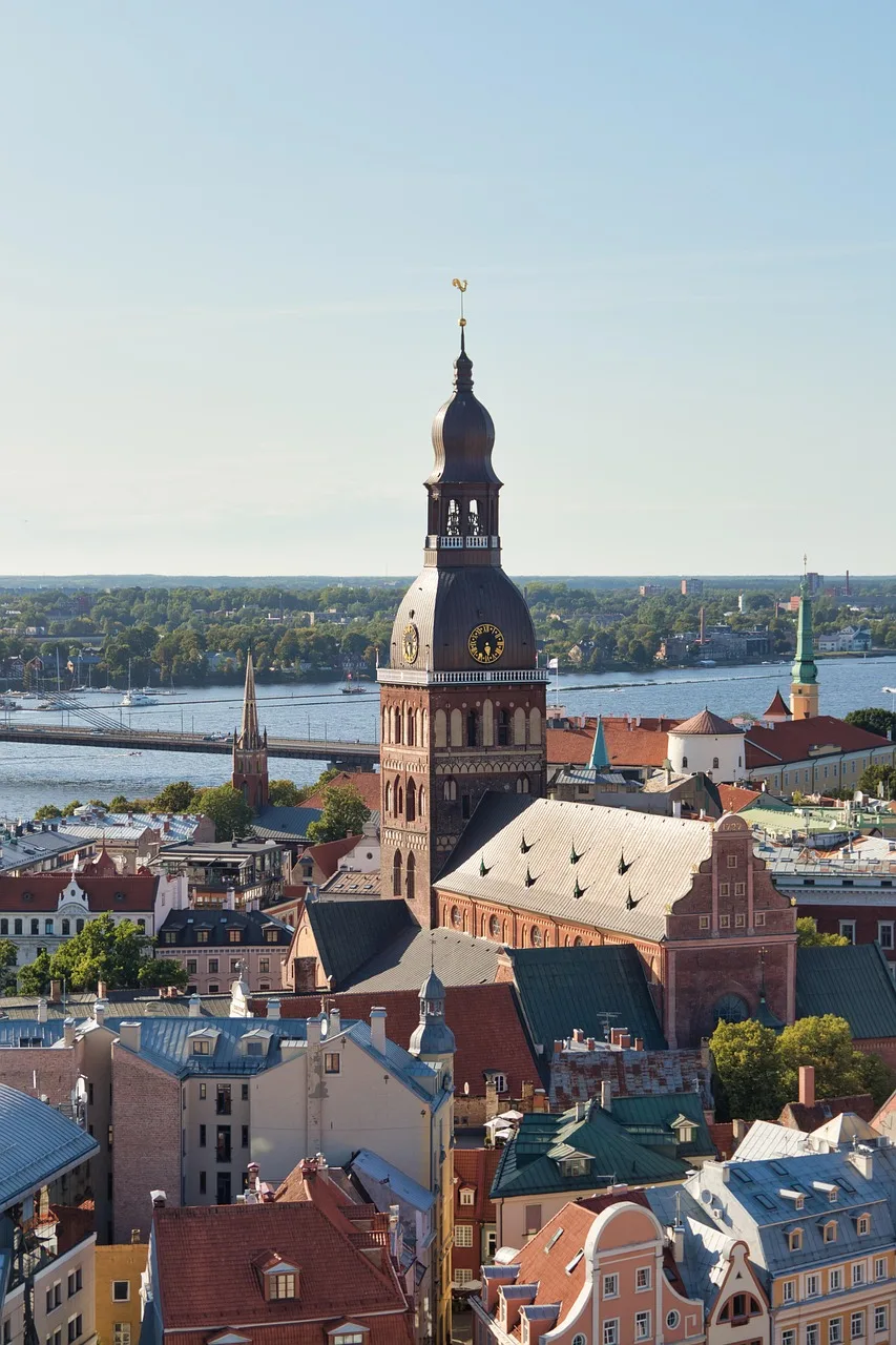Riga şehir silueti - tarihi binalar panoraması