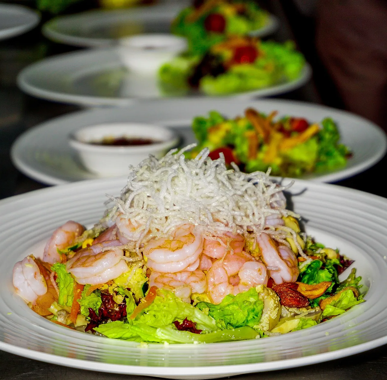 Sağlıklı karidesli salata - öğle ve akşam
