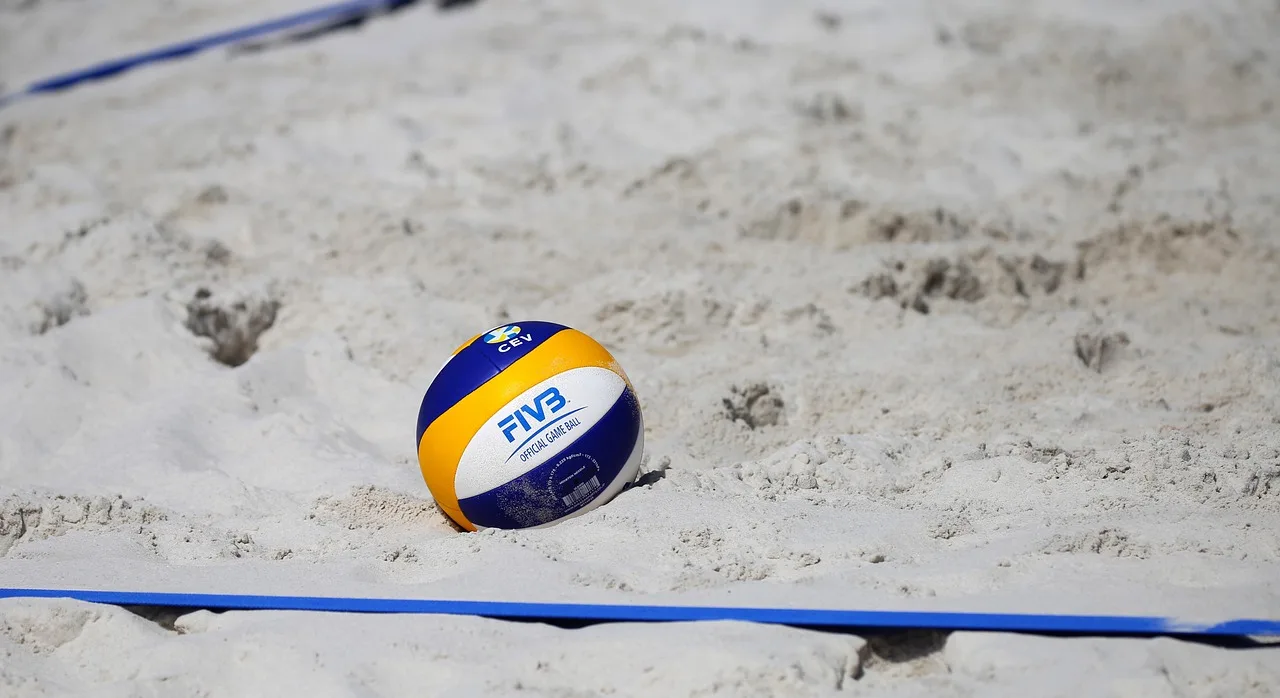 Sahil voleybolu turnuva anı - kumda top