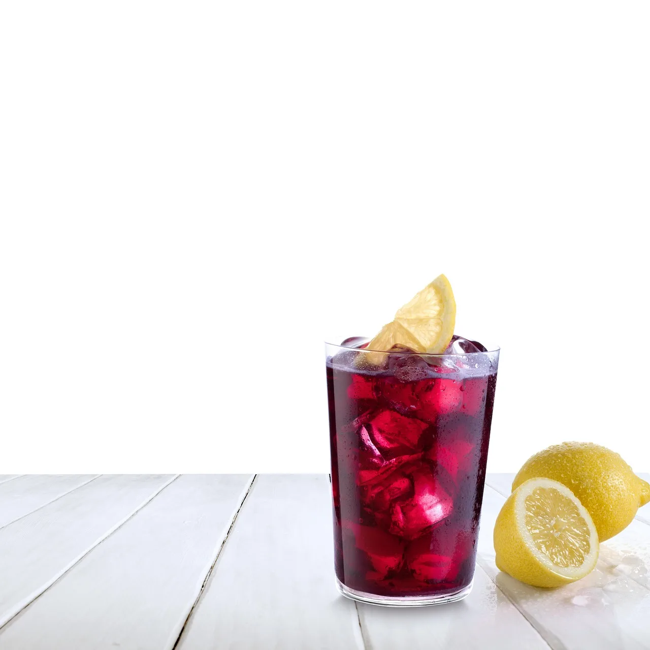 Sangria içkisi tropikal kadehte - ferahlatıcı içecek