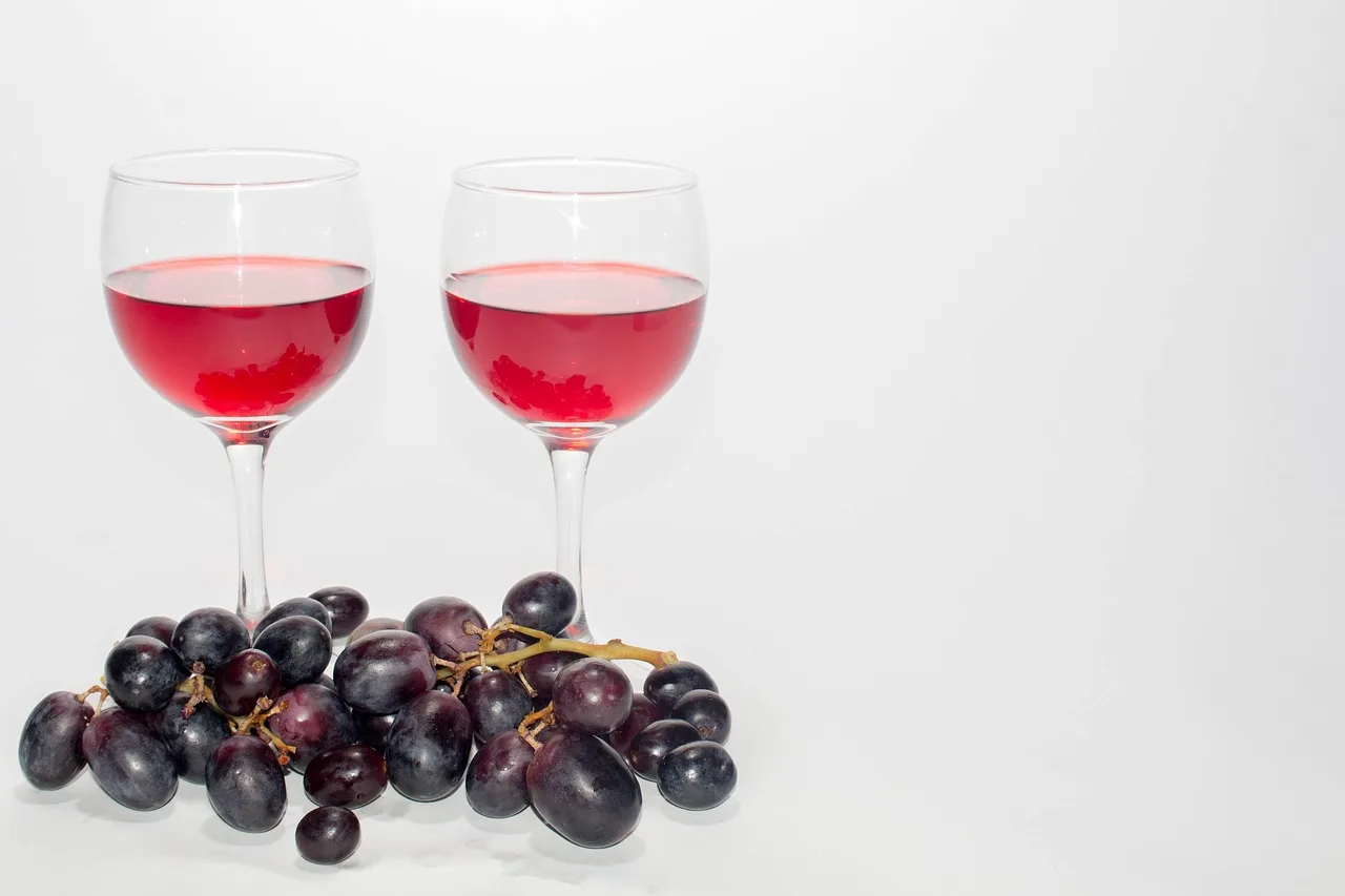 Şarap kadehi yakın çekim - kırmızı merlot