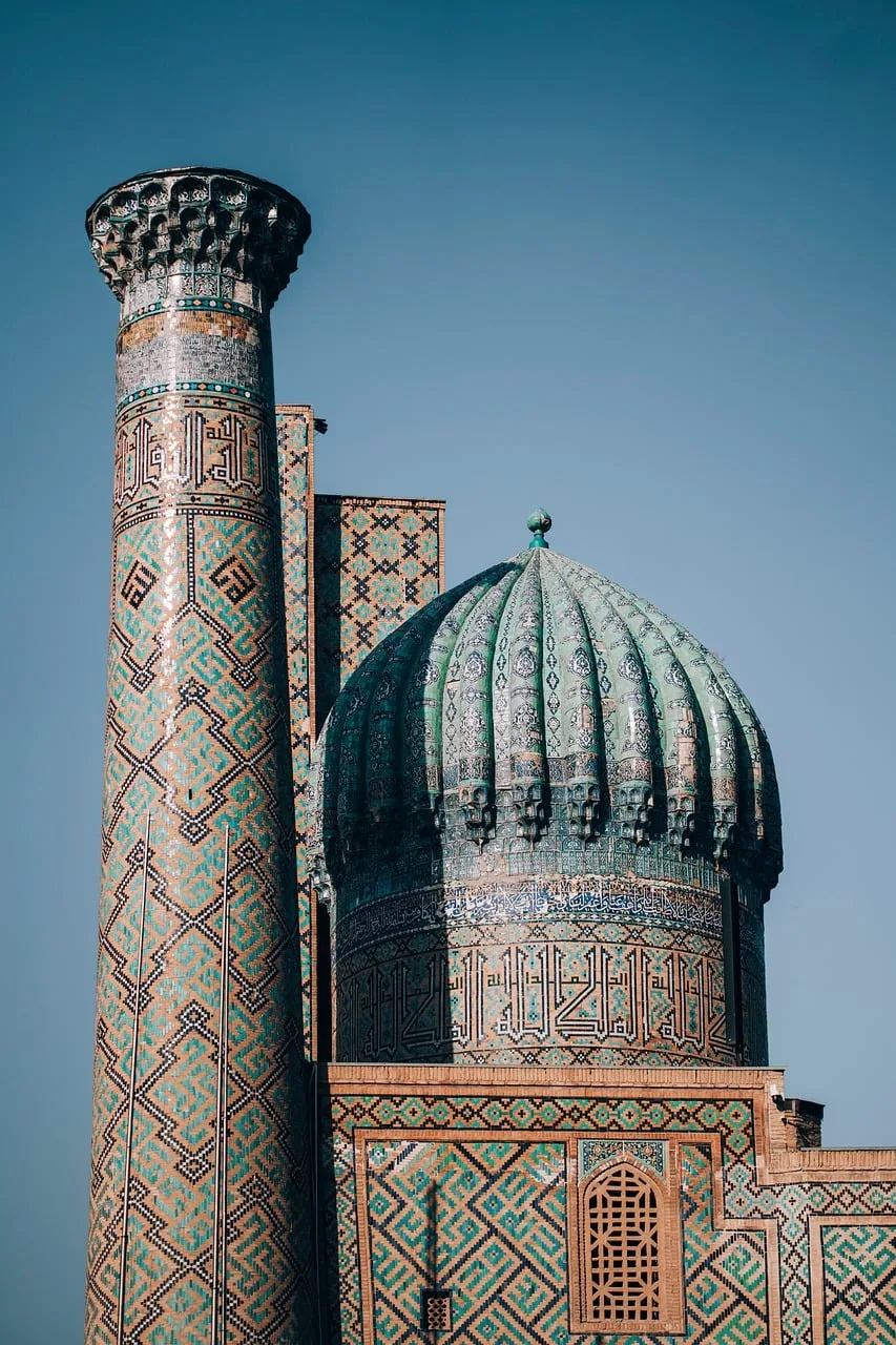 Semerkant Registan Meydanı mimari günbatımı manzarası