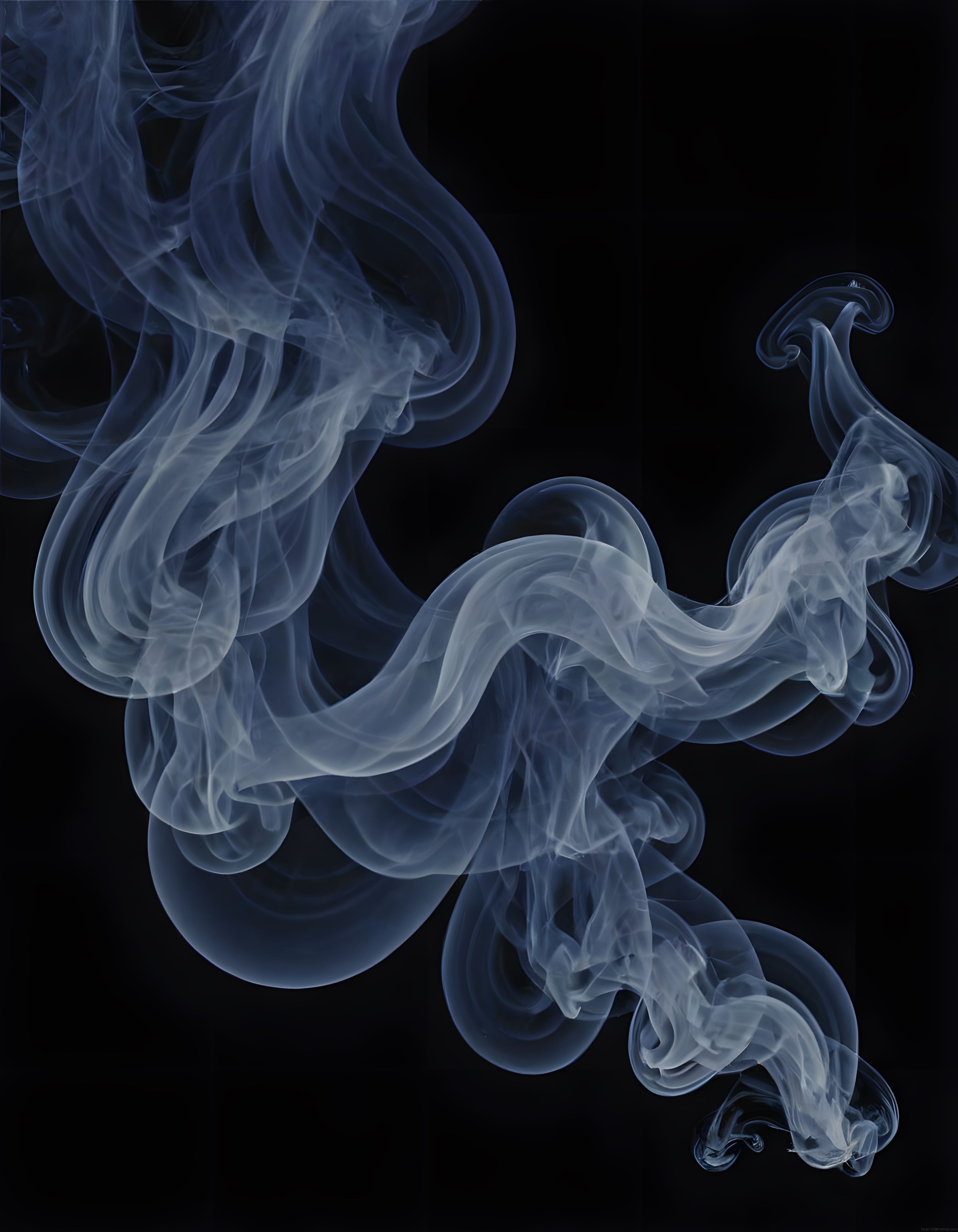 Siyah Fon Üzerinde Akışkan Mavi Dumanların Büyüleyici ve Soyut Dansı
