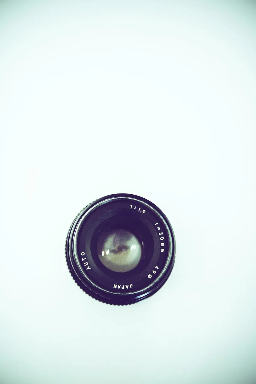 Siyah kamera ve lens fotoğrafı - detaylı çekim