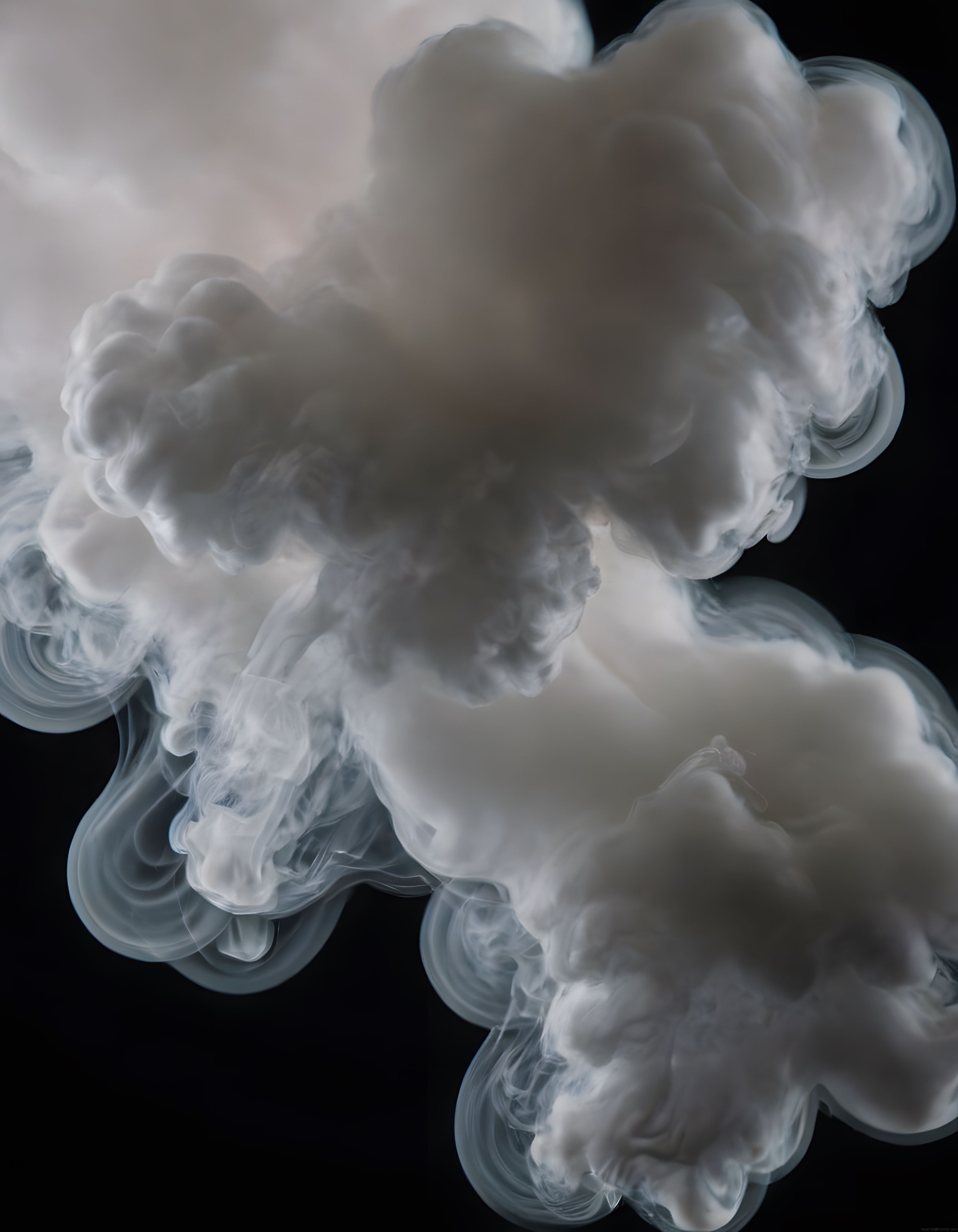 Siyah Zeminde Akışkan Soyut Beyaz Duman ve Büyük Bulut Formları