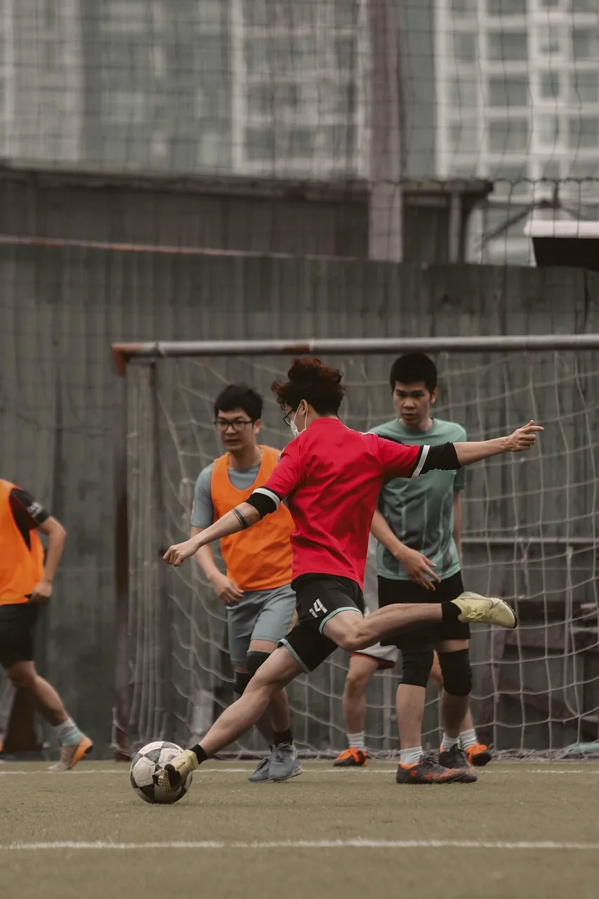 Sokak futbolu maçı - Hanoi, Vietnam sahnesi
