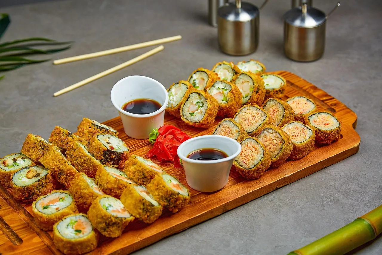 Sushi tabağı restoran menüsü şık mutfak Sushi tabağı restoran menüsü şık mutfak