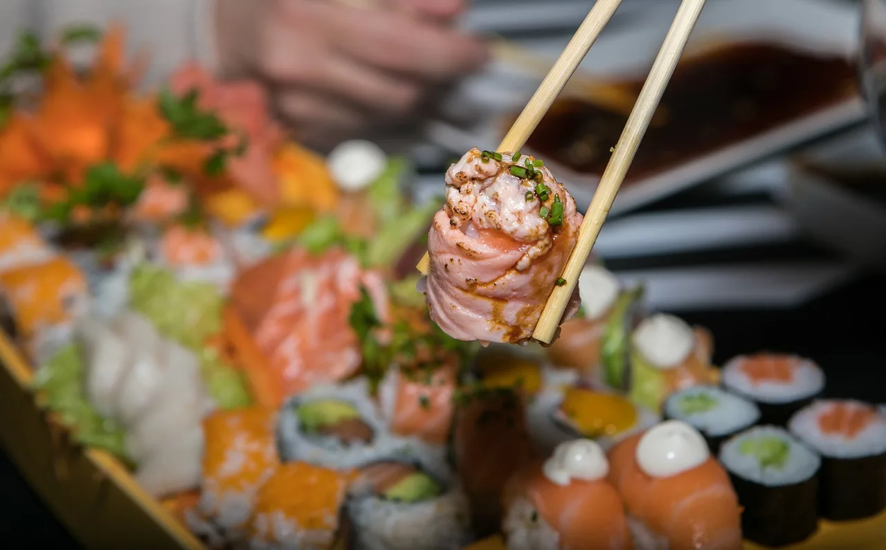 Sushi tabakası - Japon mutfağı lezzeti