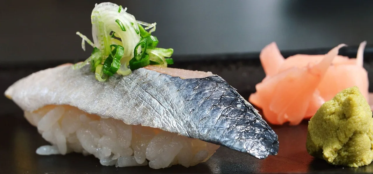 Sushi tabakası sardineli Japon lezzeti