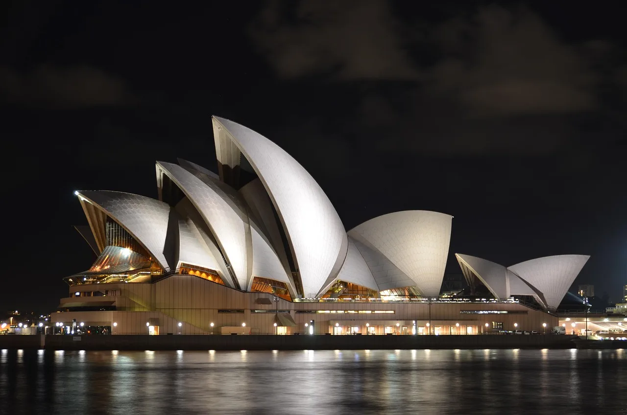 Sydney Opera House manzaralı ikonik mimari fotoğrafı