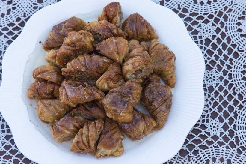 Samsı (Bademli Şerbetli Kıbrıs Tatlısı)