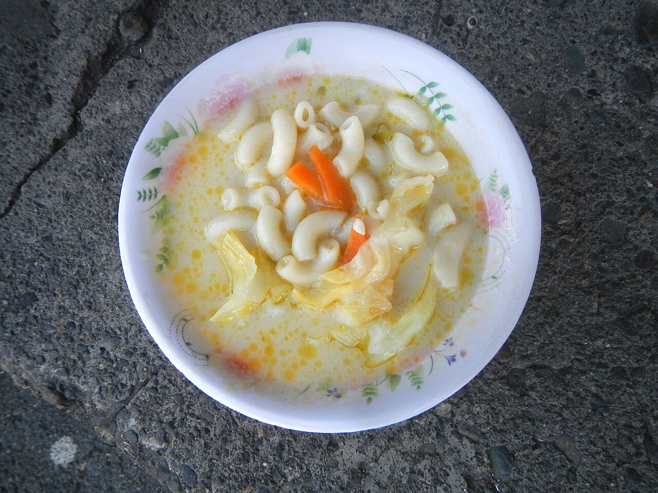 Tavuklu Makarna Çorbası