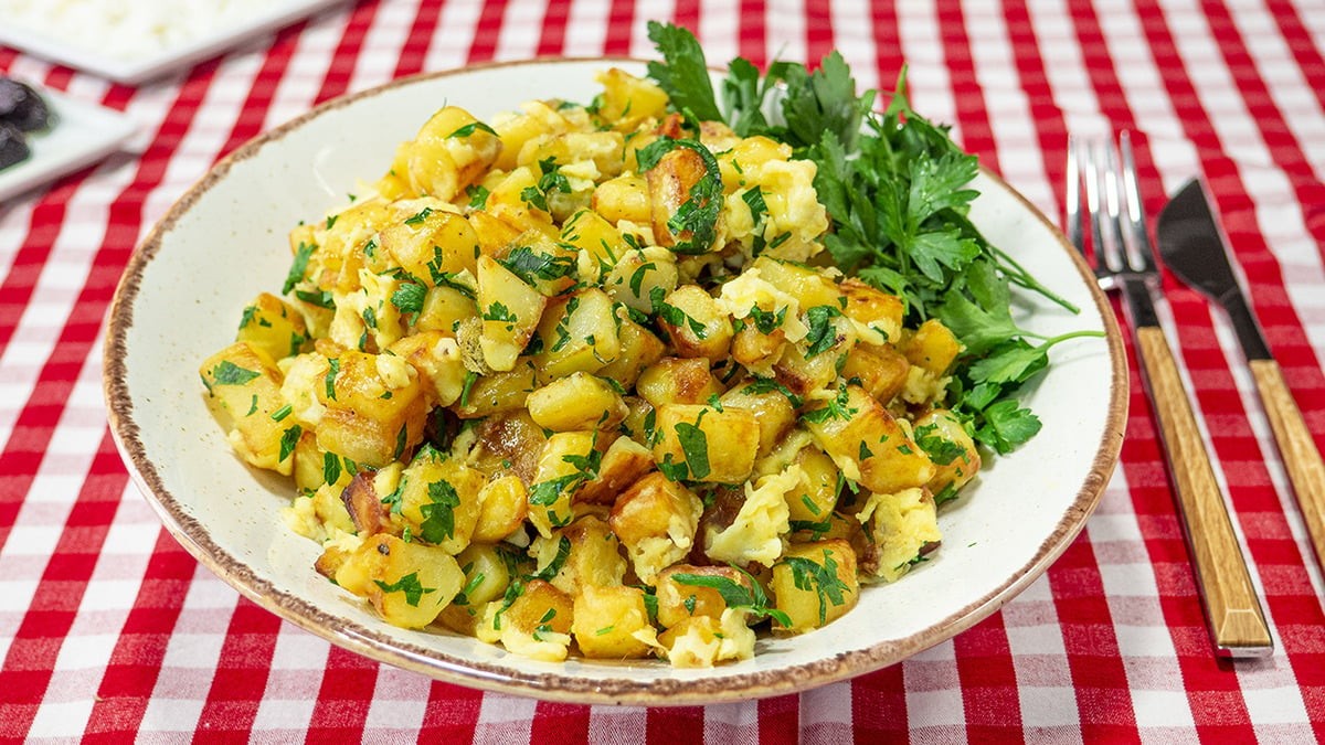 Yumurtalı Patates (Hellimli Kıbrıs Omleti)