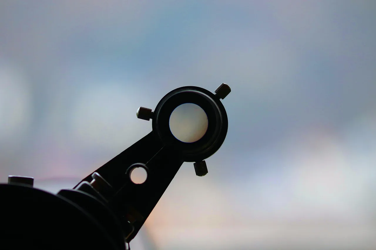 Teleskop ve dürbün optik ekipmanları - hedef odaklı fotoğraf