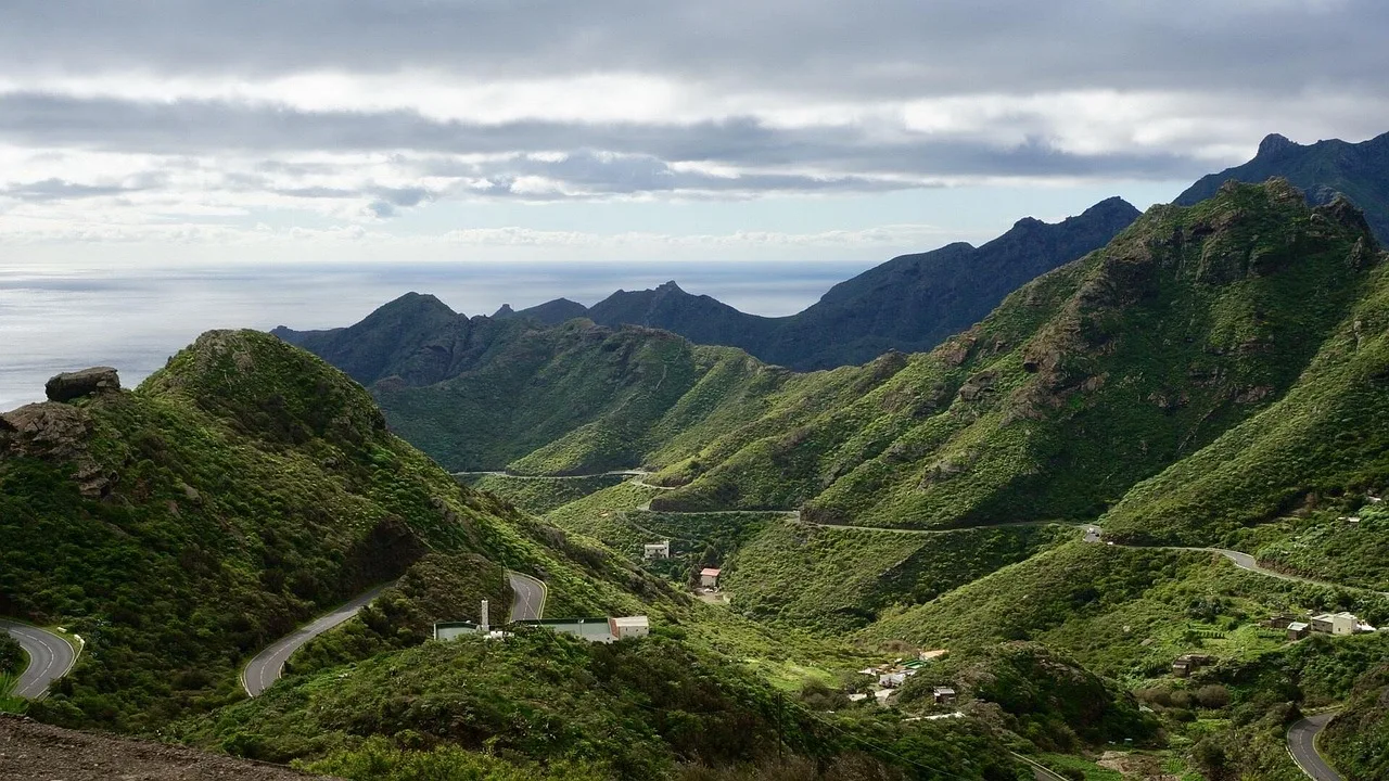 Tenerife volkanik dağ vadisi - doğa tatili