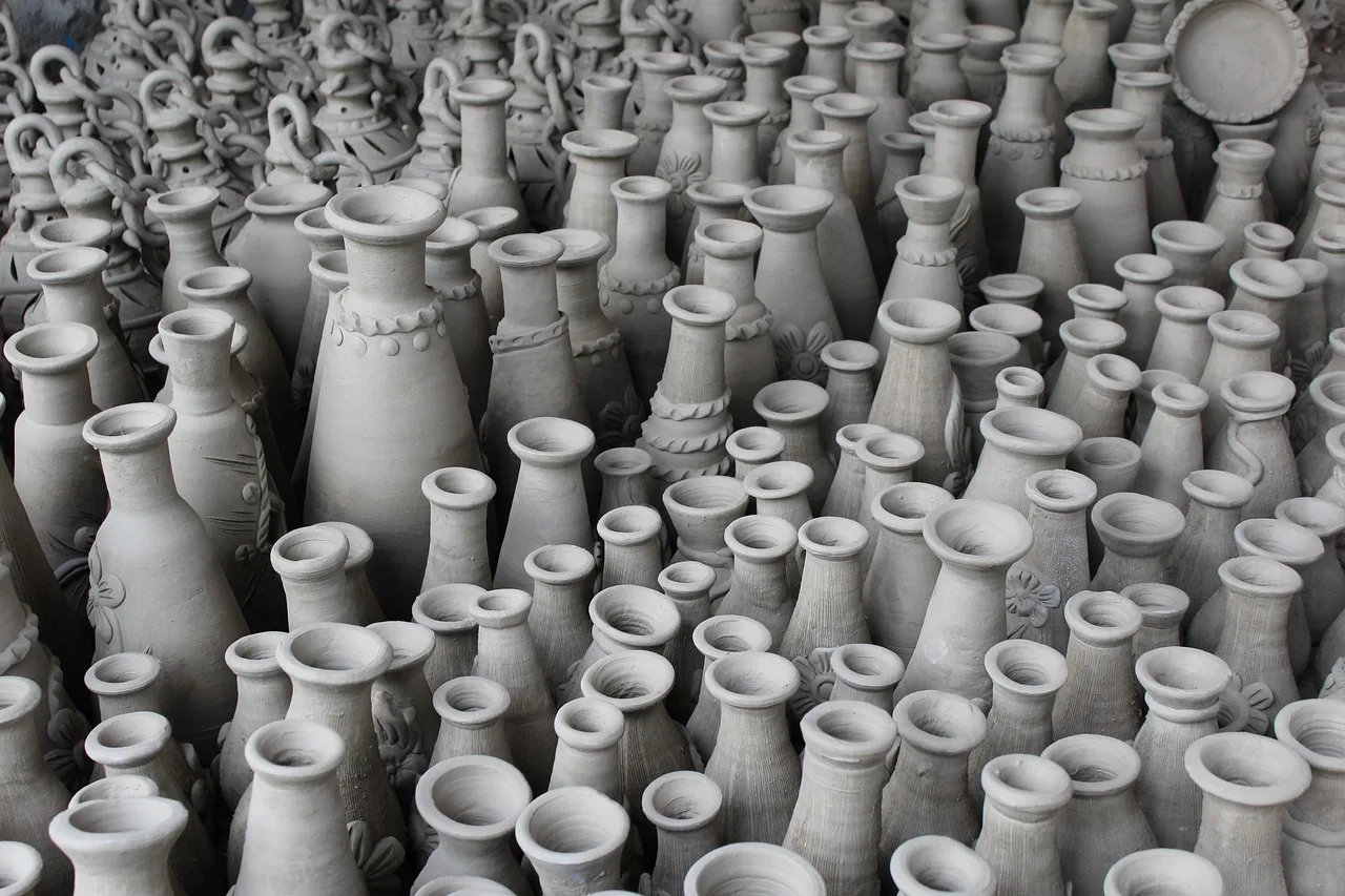 Terracotta çömlek tasarımı - geleneksel seramik Terracotta çömlek tasarımı - geleneksel seramik