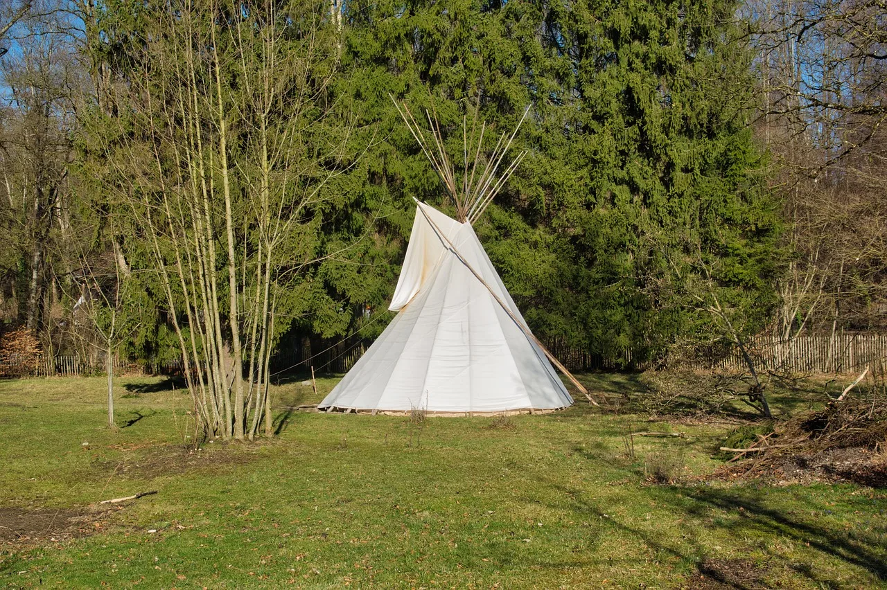 Tipi çadır kamp alanı - doğa kaçamağı
