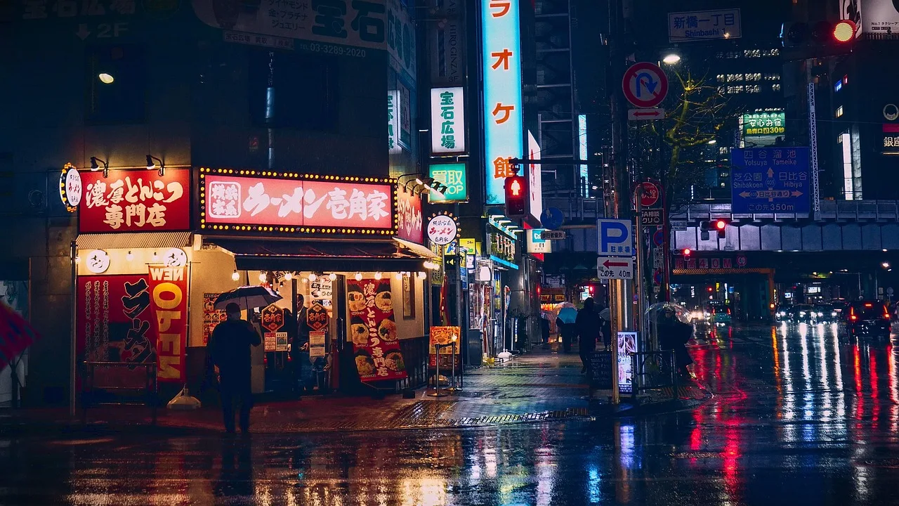 Tokyo gece sokakları neon ışıkları kentsel yaşam
