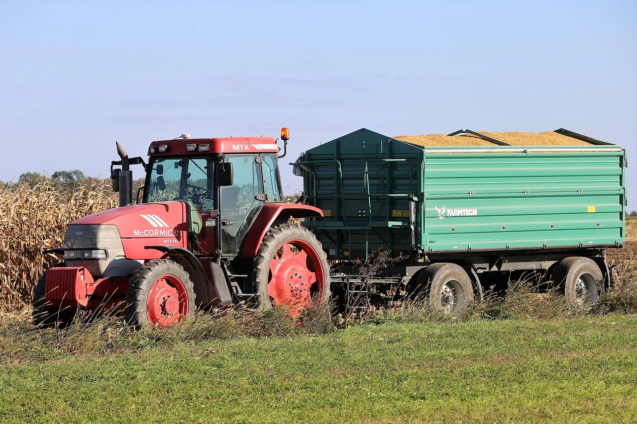 Traktör mccormick mtx 135 ile mısır tarlası