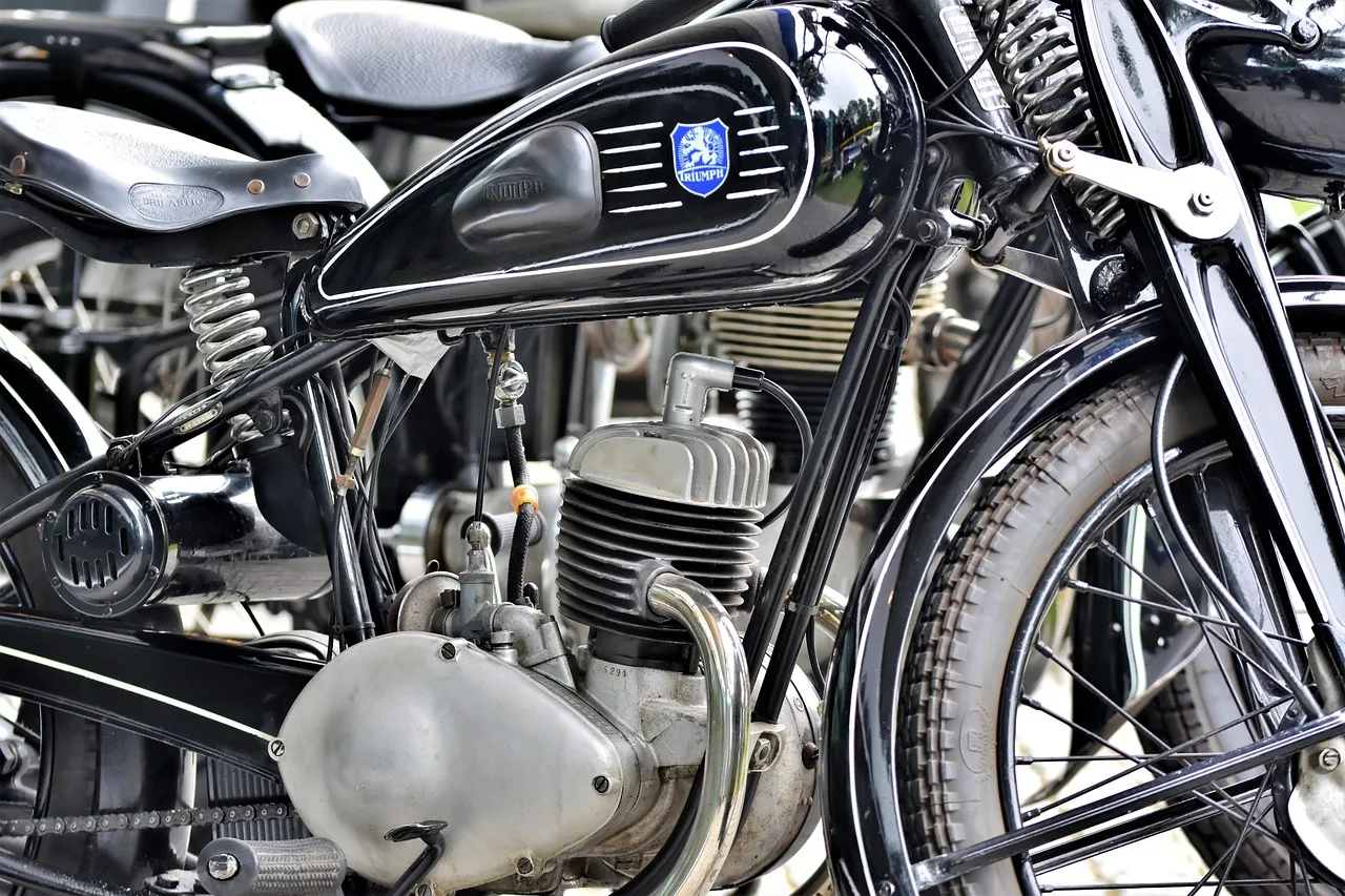 Triumph klasik motosiklet motor gövde fotoğrafı