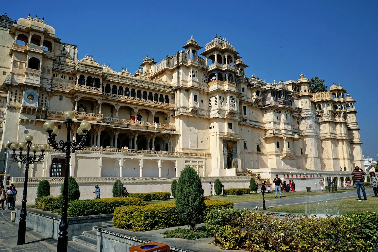 Udaipur şehir sarayı mimari fotoğrafı - tarihî yapı