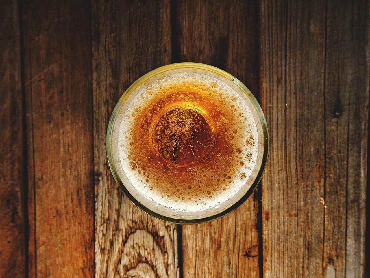 Üstten bakış bira bardağı fotoğrafı - içki