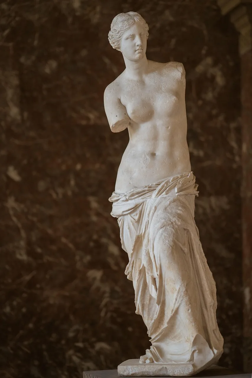 Venüs heykeli detayı - Louvre müzesi antika sanat eseri