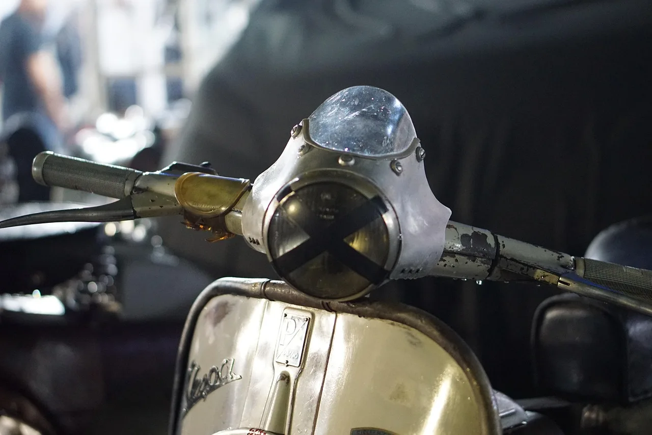 Vespa scooter şehir turu - modern ulaşım