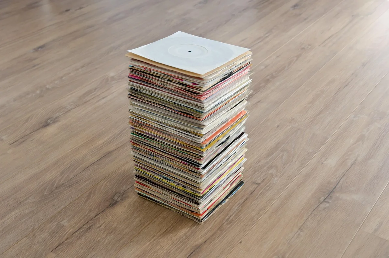 Vinil plak yığını - retro müzik tasarımı