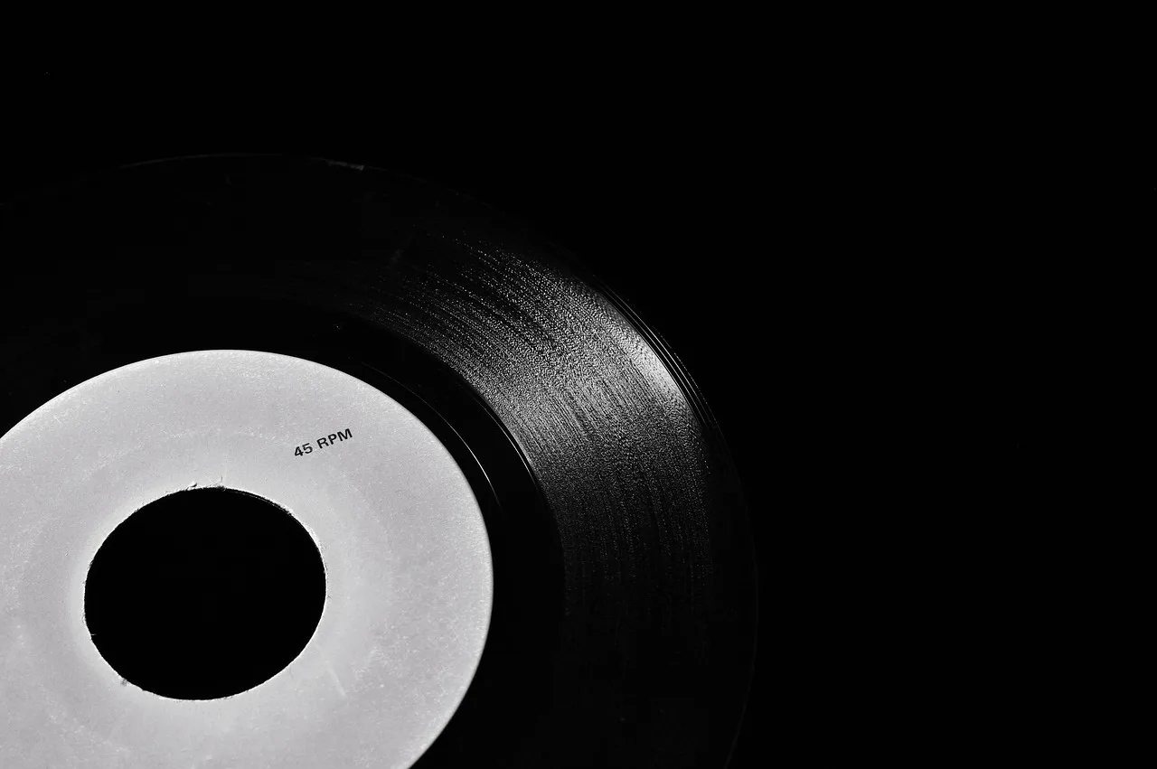 Vinil plaklar ve retro müzik kaydı - nostaljik ses