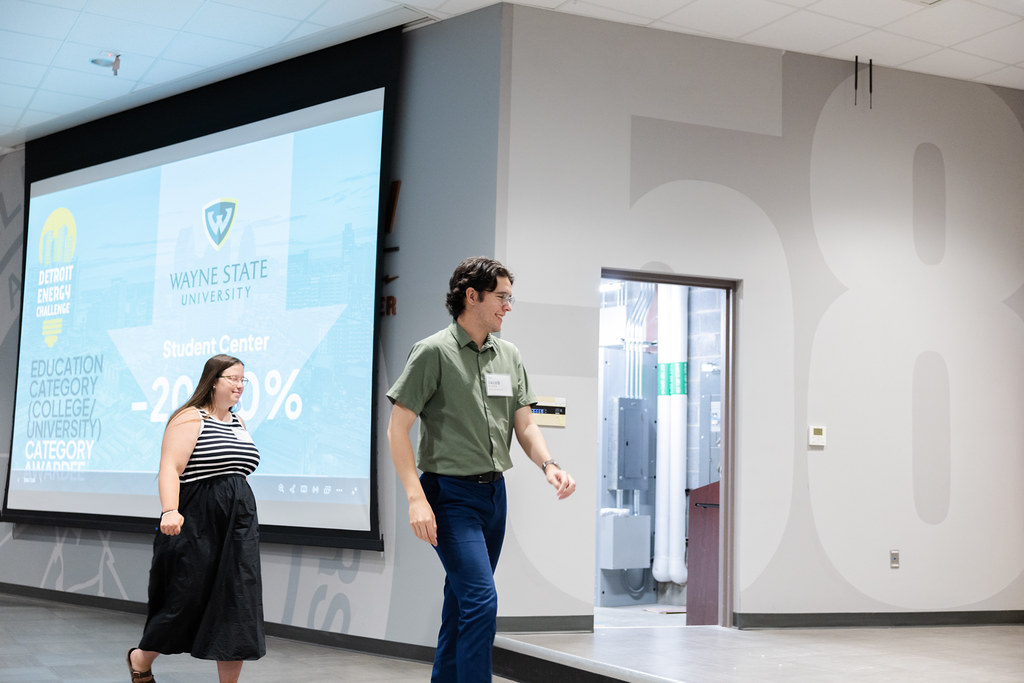 Wayne State Üniversitesi Öğrenci Merkezinde Sunum ve Etkinlik Anı