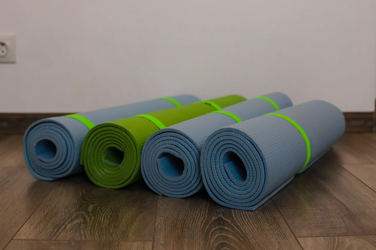 Yoga matları renkli spor salonu koleksiyonu