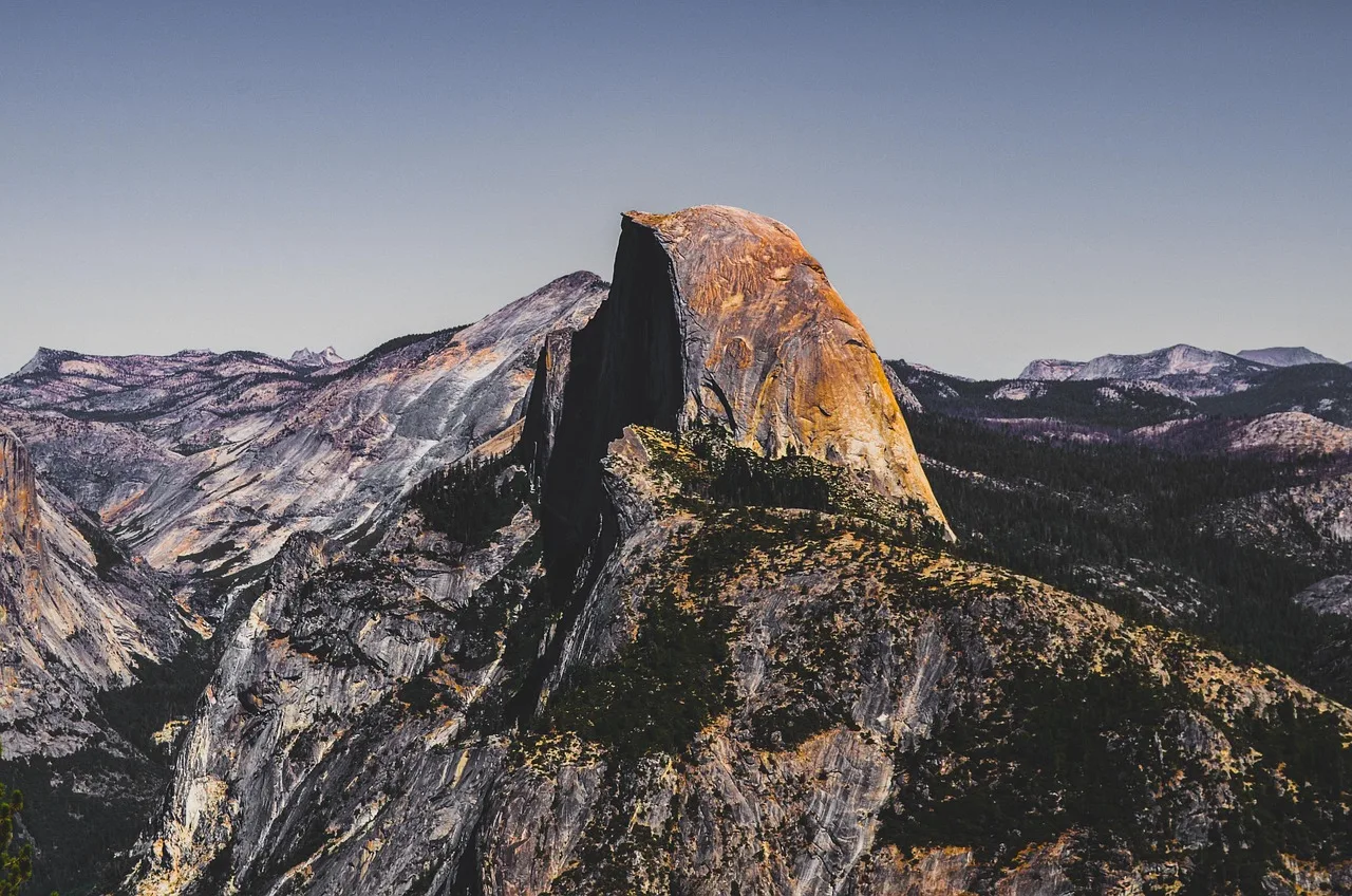 Yosemite Half Dome granit kaya manzarası - ABD