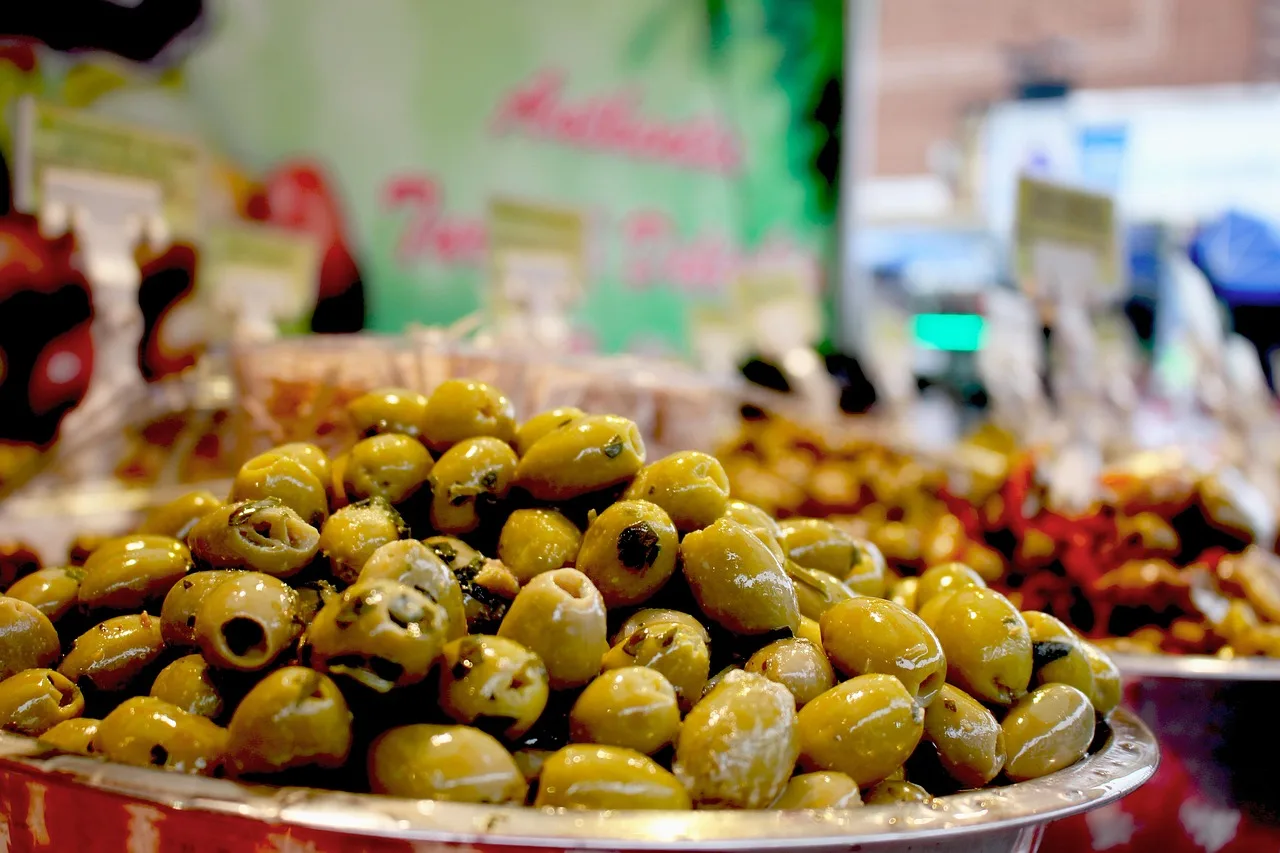 Zeytin tabağı - sağlıklı Akdeniz mutfağı