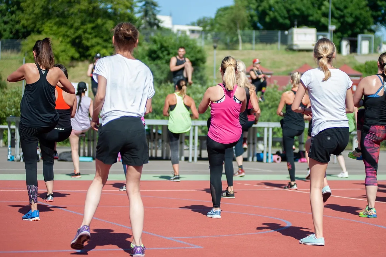 Zumba koşu maratonu kadın dans performansı