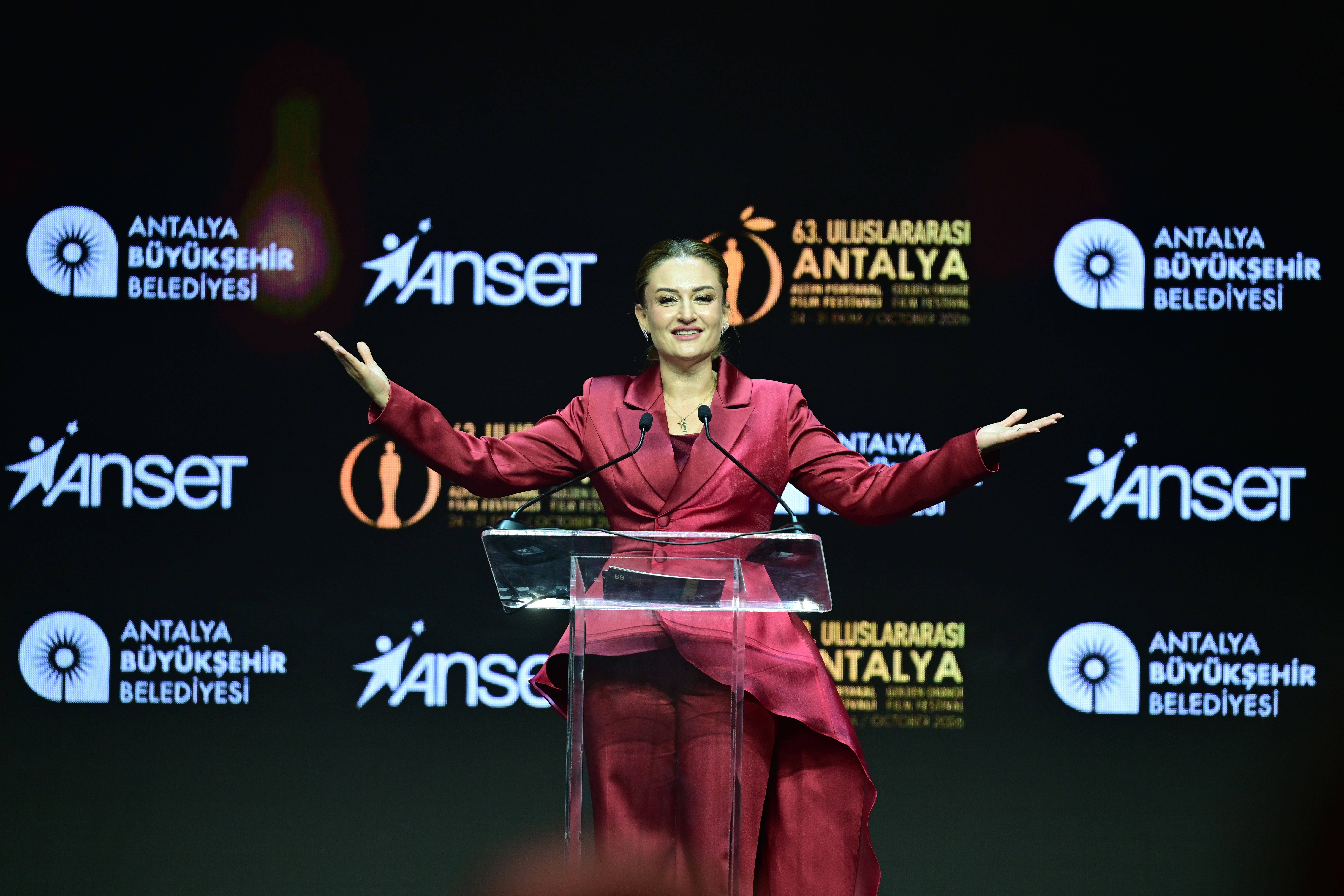 63. Uluslararası Antalya Altın Portakal Film Festivali törenle açıldı