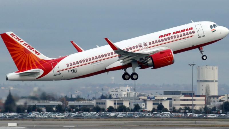 Air India uçağı kaçırılma şüphesiyle Jaipur’da acil iniş yaptı
