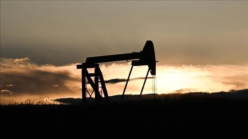 Brent petrol fiyatları 99,79 dolara geriledi, G7 ve Fed etkisi sürüyor