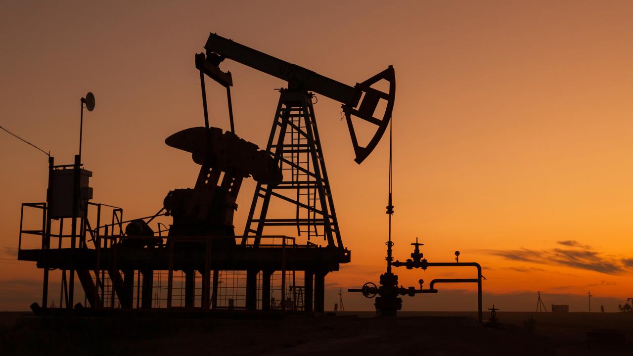 Brent petrolün varili İran'a yönelik saldırı endişeleriyle 111,57 dolara yükseldi
