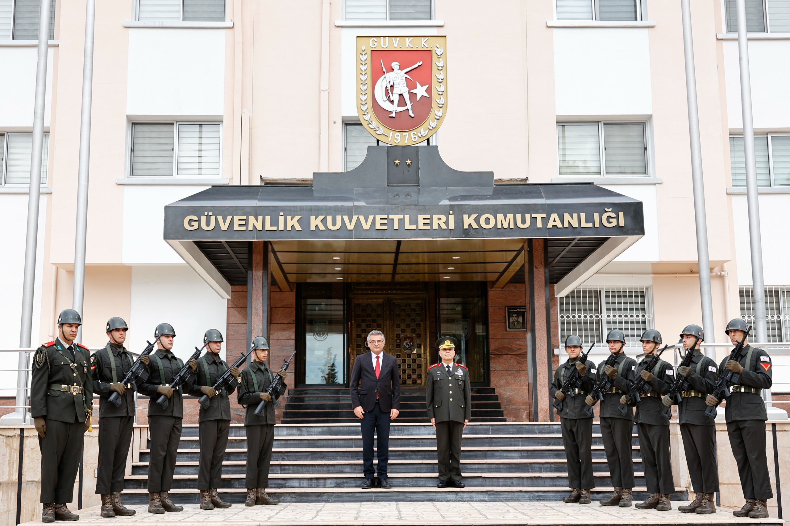 Cumhurbaşkanı Erhürman, Güvenlik Kuvvetleri Komutanı Bilir'i ziyaret etti