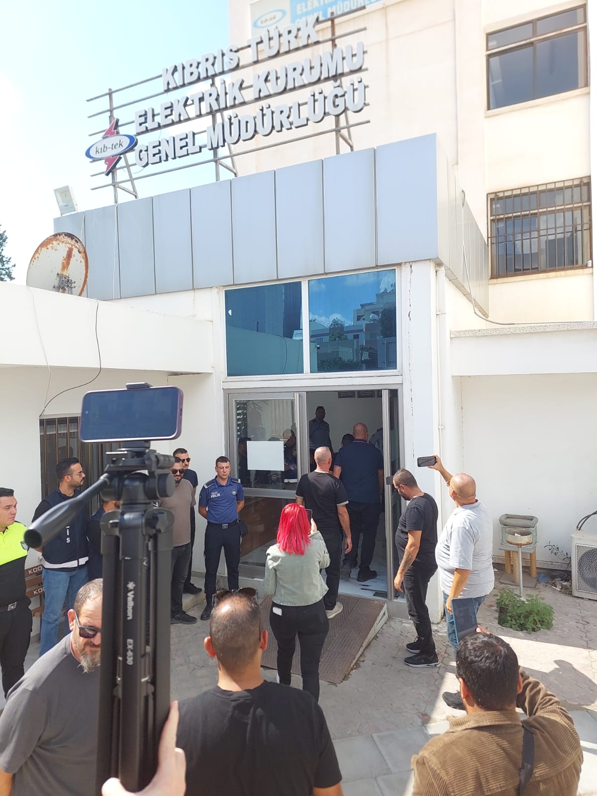 El‑Sen grevi üçüncü gün: Kıb‑Tek yöneticileriyle kritik görüşmeler başladı